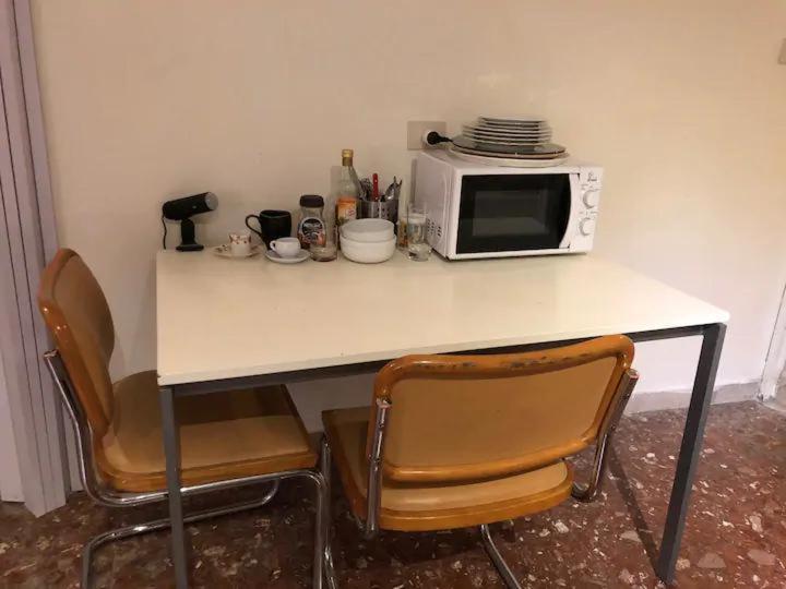 Ampio Monolocale Nel Cuore Della Citta Rome Extérieur photo
